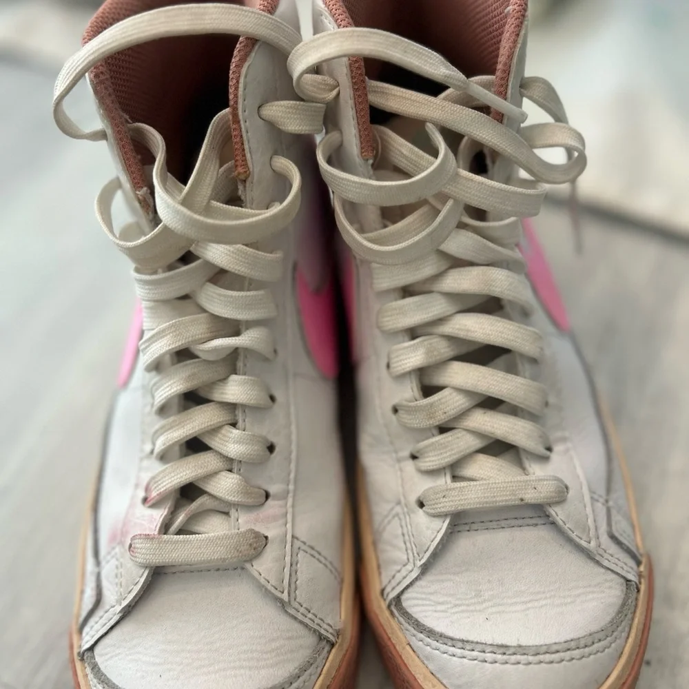 Girls Nike Blazers White and Pink High-Top Sneakers